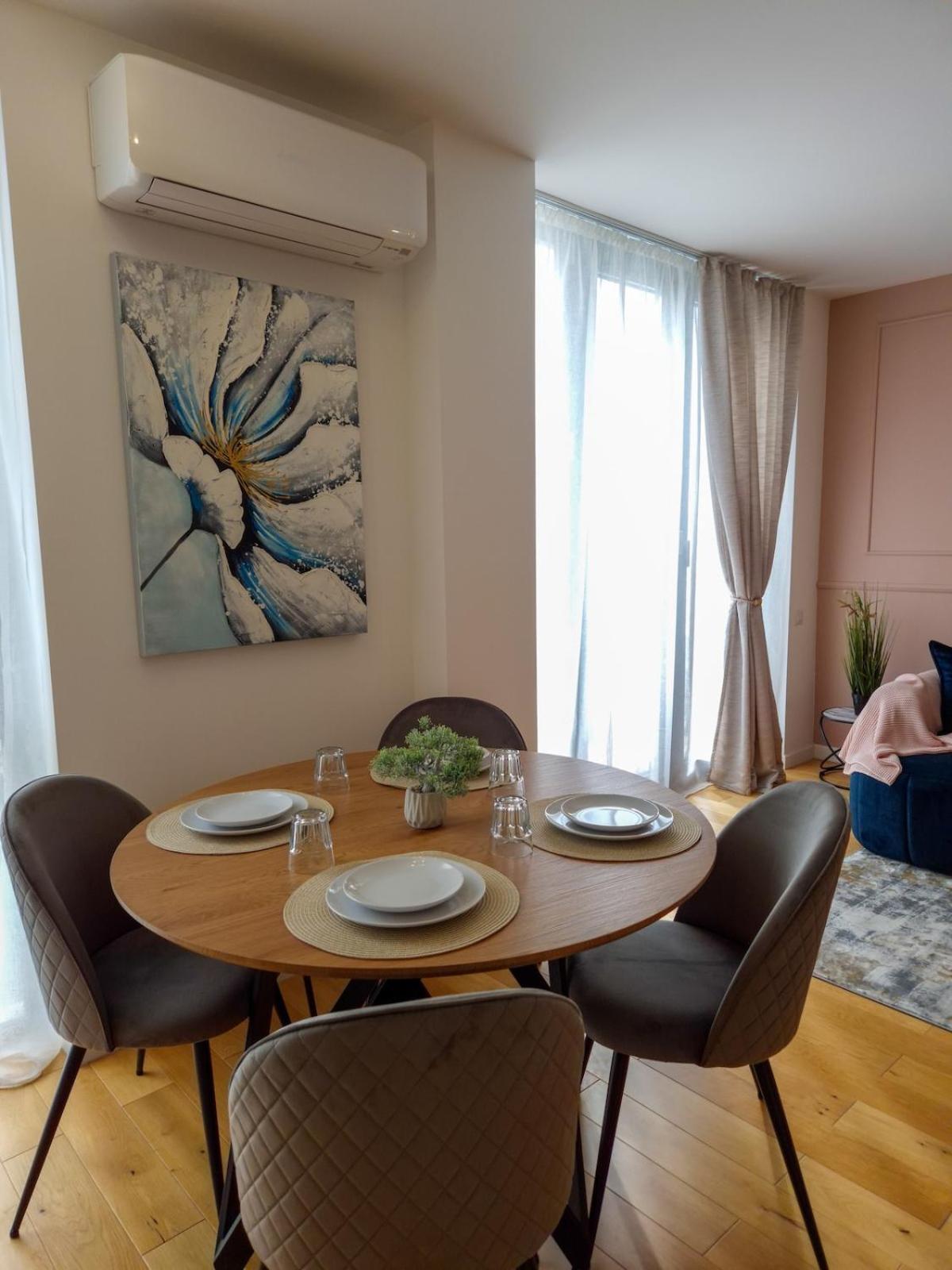Blue Royale Bucureşti
